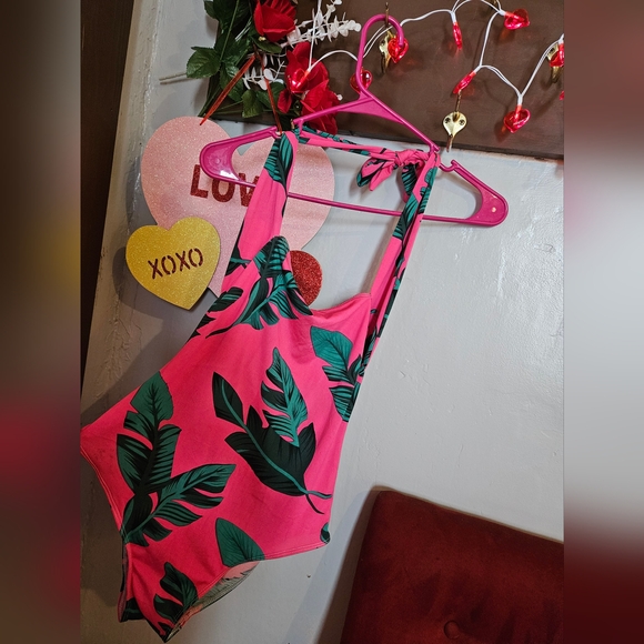 Nice Hot Pink Floral Swim Suit One Piece SzS - Picture 7 of 7